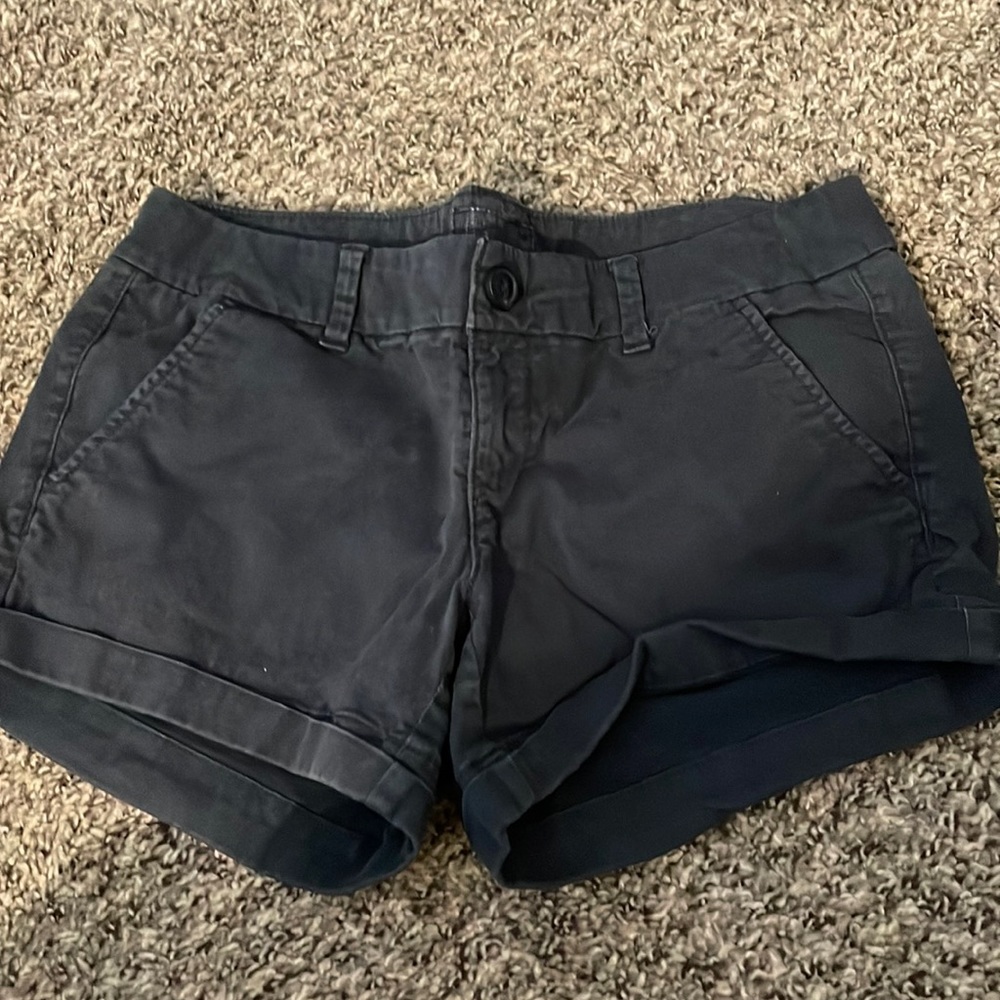 Size 6 American eagle shorts. Dark blue